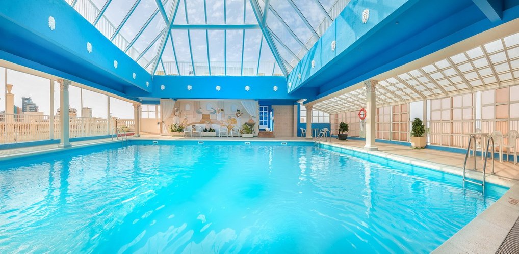 Indoor swimming pool Magic Cristal Park Hotel Benidorm