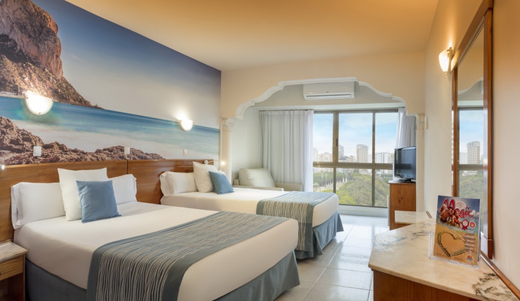 Come back to Benidorm in September or October! Superior room at the best price Magic Cristal Park Hotel Benidorm